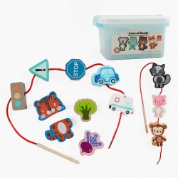 Дерев’яна шнурівка С 74433 (24) фігурки з транспортом, дорожніми знаками, тваринами, фруктами й овочами, намистини, шнурки з дерев’ян. краєм, в боксі