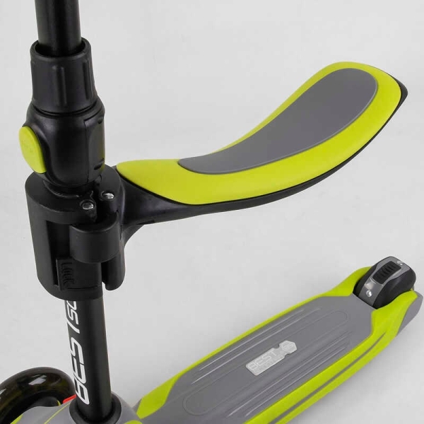 Самокат триколісний Best Scooter JS-20815  (4) з сидінням, алюмінієве кермо, 3 колеса PU зі світлом, d = 12 см